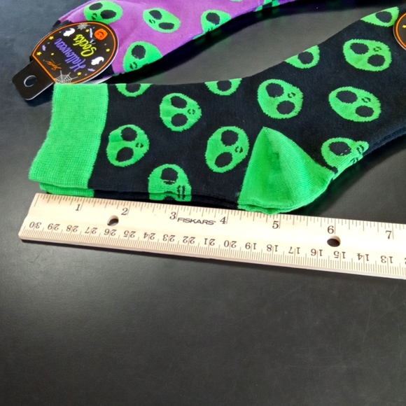 Alien Nation Socks - Picture 4 of 5